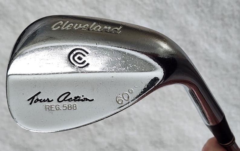 Cleveland Tour Action Reg. 588 60° Lob Wedge; Steel Shaft