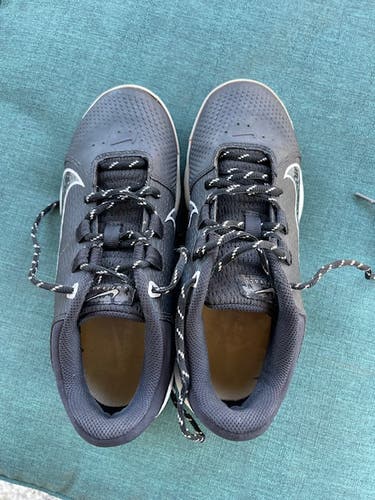 Black Women's Size M 6.5 (W 7.5) Nike Low Top Molded Cleats (Used)