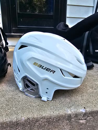 Medium Bauer Hyperlite 2 Helmet (Used)