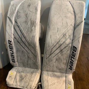White Bauer Vapor 3X Goalie Leg Pads (Used) | Intermediate Small (30+)