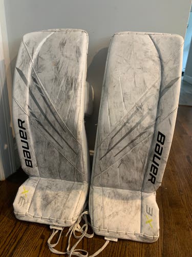 White Bauer Vapor 3X Goalie Leg Pads (Used) | Intermediate Small (30+)