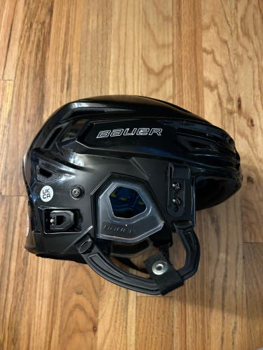 Large Bauer Re-Akt 150 Helmet (Used)