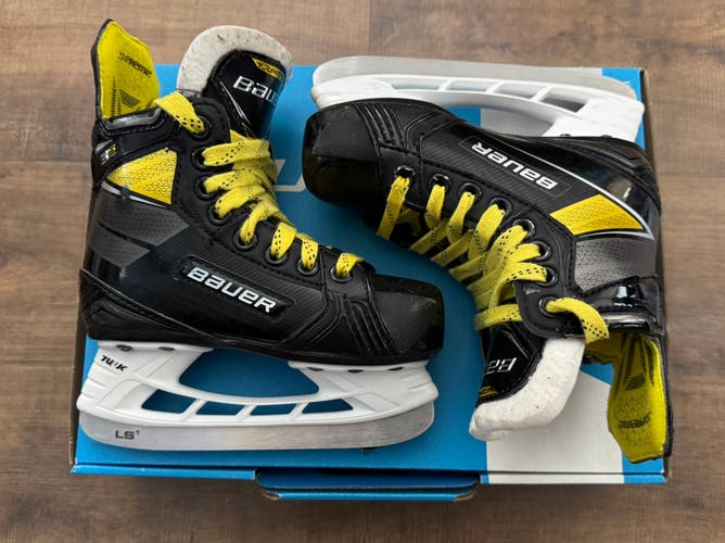 Bauer Supreme 3S Pro Hockey Skates Regular Width 10.5 (Used)