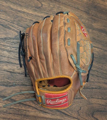 Nice Dad Glove / Coach Glove, Rawlings RBG67 12.5 - Paul O'neil New York Yankee - RELACED
