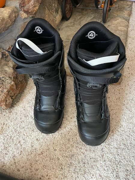 Deeluxe Deemon L3 Boa snowboard boot | SidelineSwap | Buy and Sell