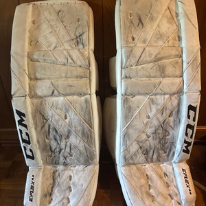 CCM Eflex 5.9 Goalie 32+1 leg pads