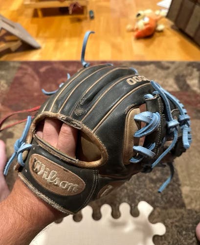 Infield RH Wilson A2000 1786 Baseball Glove 11.5" (Used)