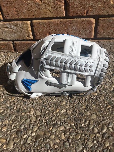 2025 Easton Ghost RH Infield Softball Glove 10" (New)