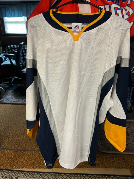 White Large Men's Hockey Jersey (Used)