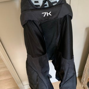 Men's Senior Medium Reebok 7k Hockey Pants (Used)