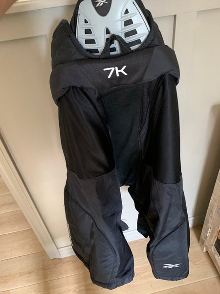 Men's Senior Medium Reebok 7k Hockey Pants (Used)