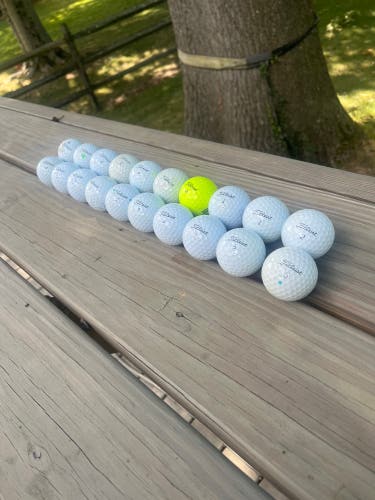 20 Titleist Pro V1 & AVX Golf Balls – Premium Used - Great Conditions