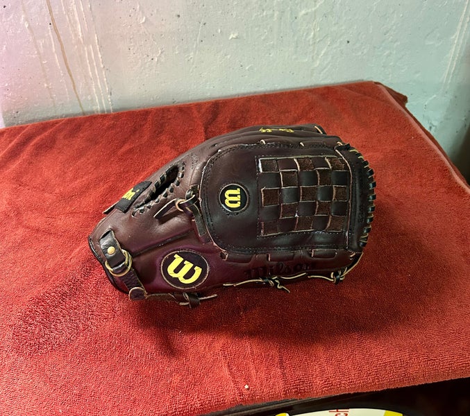 Wilson RHT Staff Series Glove 12.5" (Used)