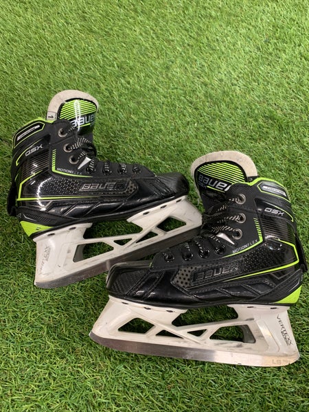 Junior Bauer GSX Hockey Goalie Skates Regular Width Size 1 (Used)