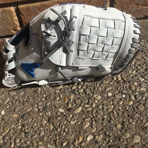 2025 Easton Ghost RH Pitcher's Softball Glove 12" (New)