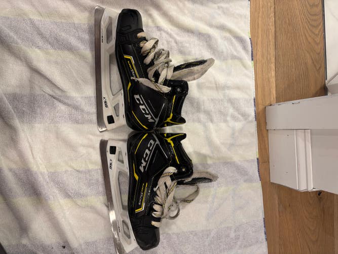 CCM Super Tacks 9380 Hockey Goalie Skates Regular Width Size 4.5 (Used)