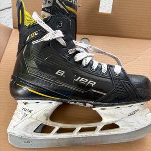 2024 Bauer Supreme M4 Hockey Skates 6 (Used)