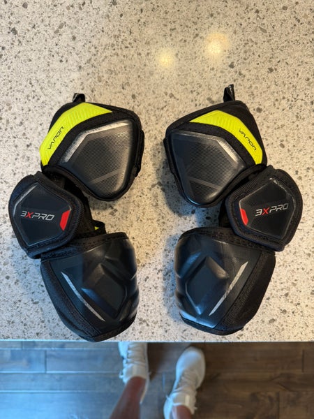 Junior Medium Bauer Vapor 3X Pro Elbow Pads (Used)