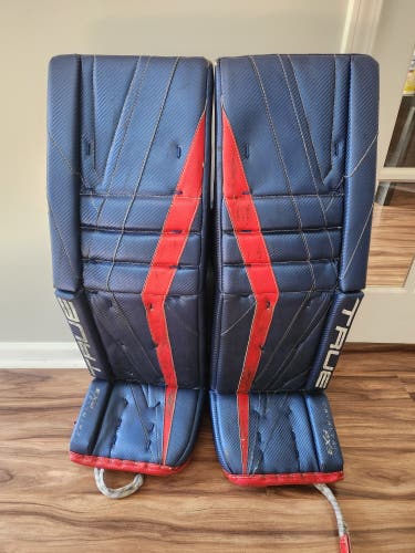 35" True Catalyst PX3 Pro Goalie Leg Pads (Used)