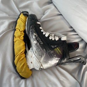 Bauer Vapor Hyperlite 2 Hockey Skates 7 (Used)