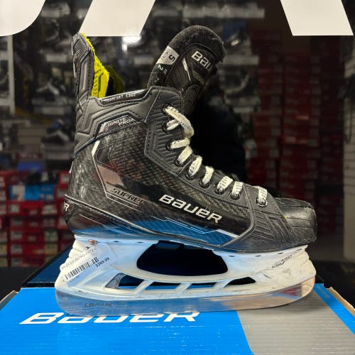 Bauer Supreme Ignite Pro+ Hockey Skates Size 5 (Used)
