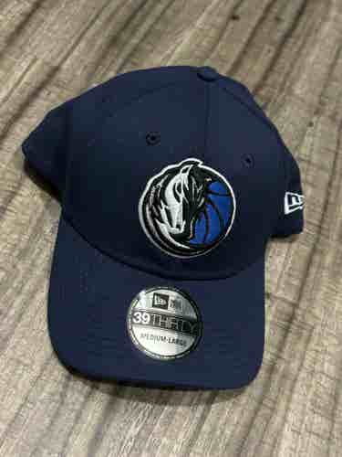 Dallas Mavericks NBA New Era 39Thirty Fitted Hat, Size Adult Medium / Large