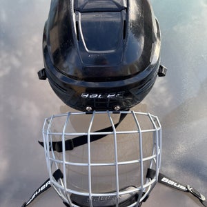 Medium Bauer Re-Akt 85 Helmet (Used)