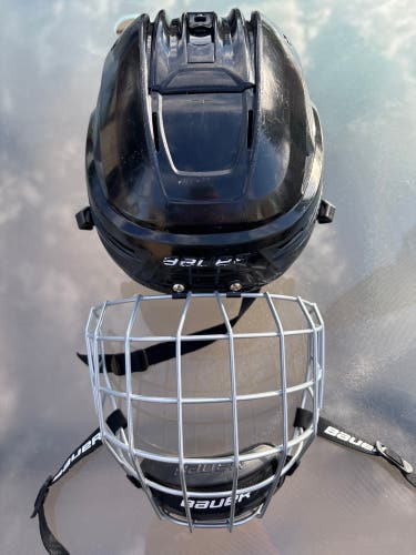 Medium Bauer Re-Akt 85 Helmet (Used)