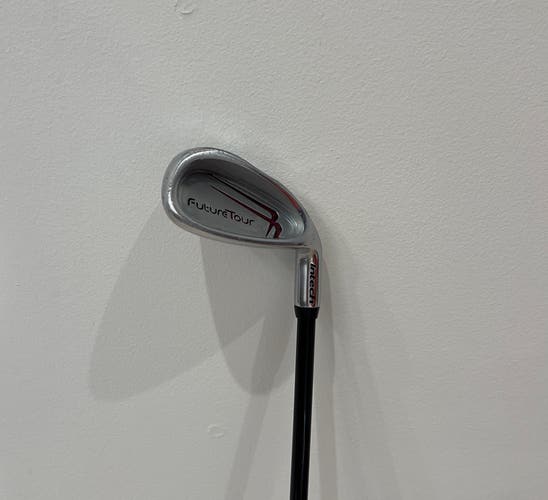 Junior Intech “Future Tour” 6 Iron Right Handed (Used)