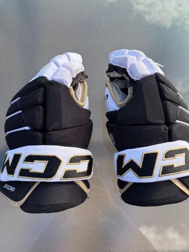 CCM Tacks 4 Roll Pro Gloves 13" Pro Stock (Used)