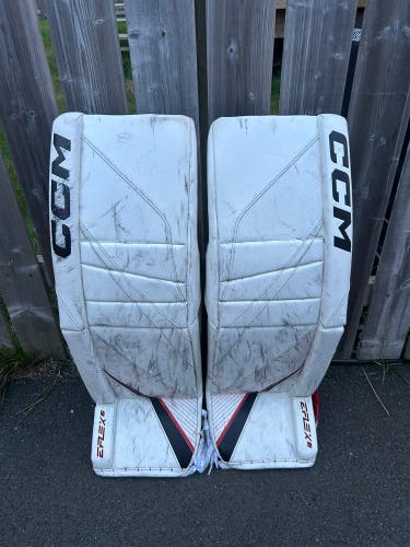 CCM EFlex 6 leg pads