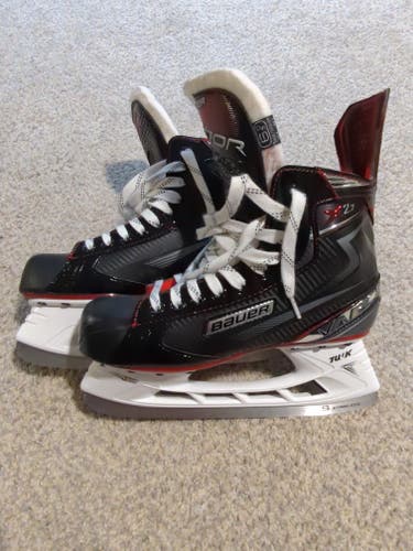 Bauer Vapor X2.7 Hockey Skates Regular Width 8 (Used)