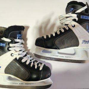 CCM Ultra Pro SL-2500 Hockey Skates Regular Width 8 (New)