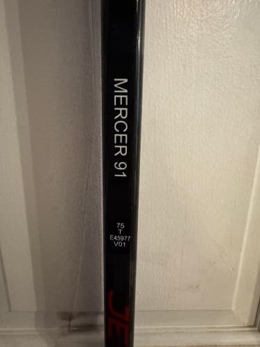 Senior CCM Jetspeed FT7 Pro Right Handed Hockey Stick P28 (Used)