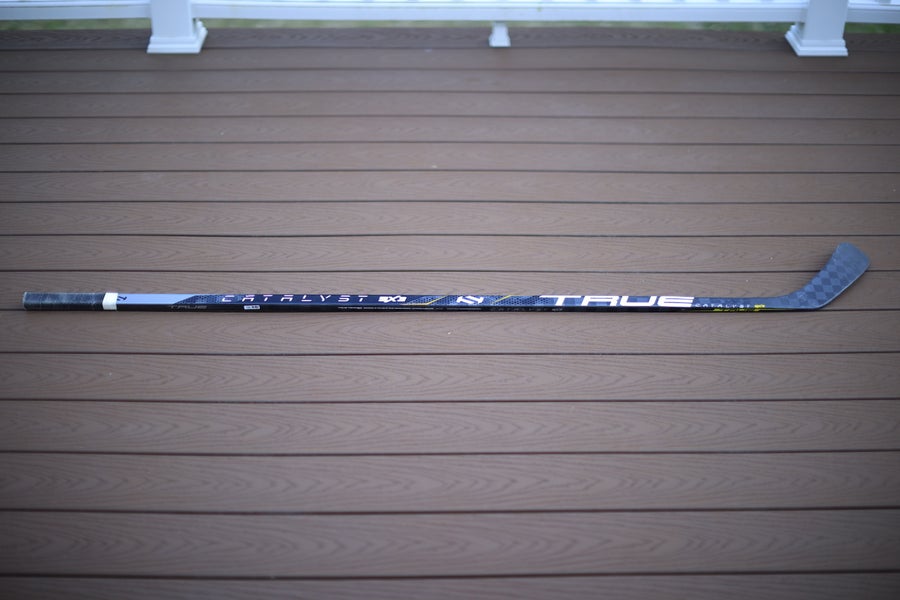 Pro Stock True Catalyst 9X3 Hockey Stick - T28 (Right-Handed)