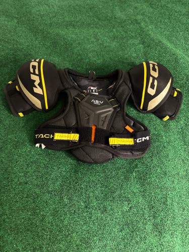 CCM Tacks AS-V Pro Shoulder Pads (Used) | Youth Small