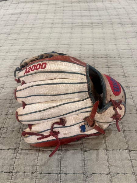 Wilson A2000 RH Infield Baseball Glove 11.5" (Used)