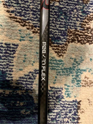Senior Bauer Vapor X5 Pro Right Handed Hockey Stick P28 Pro Stock (New)