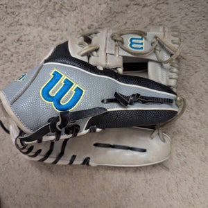 Gray Wilson A2000 RH  Baseball Glove 11.5" (Used)