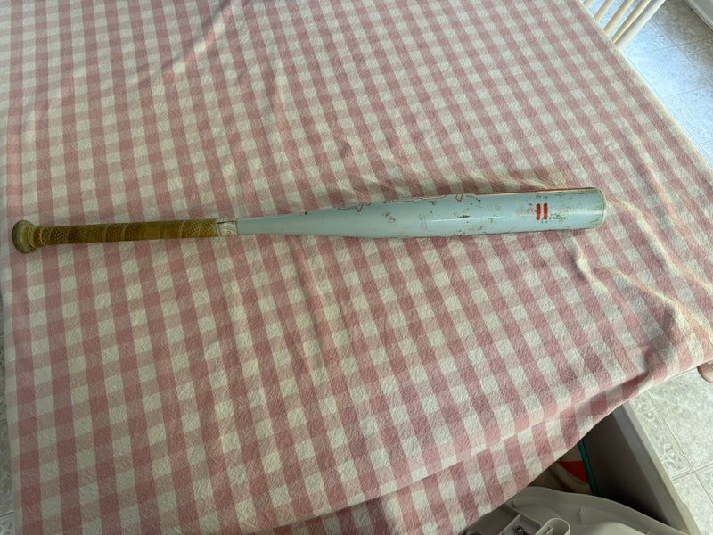 Easton Ghost Unlimited Composite Bat (-11) 19 oz 30" (Used)