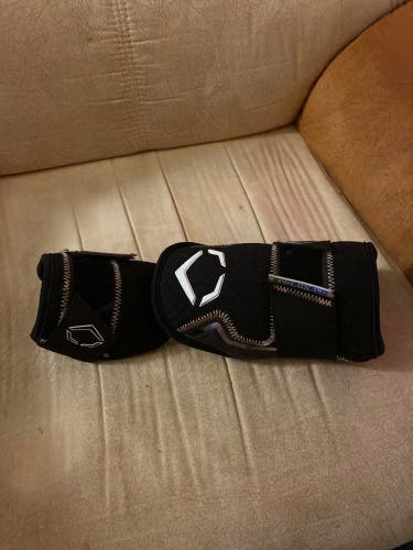 Black EvoShield 2-Piece Elbow Guard PRO SRZ 2.0