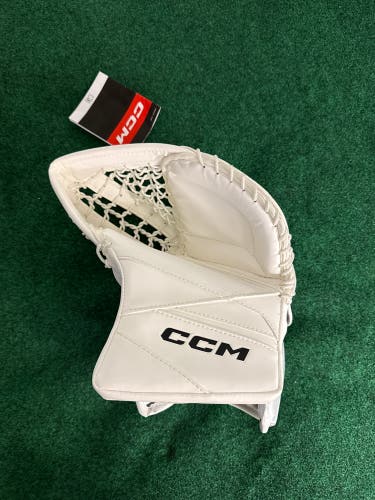 White Junior CCM Axis 2.5 Goalie Glove Regular (New)