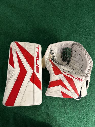 Red & White Intermediate True Catalyst 7x3 Goalie Glove & Blocker Regular Set (Used)