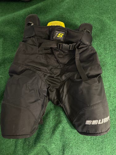 Black Senior Small Bauer Supreme 1S Hockey Pants (Used)