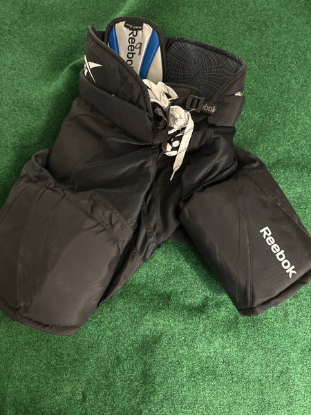 Black Senior Small Reebok 7k Hockey Pants (Used)