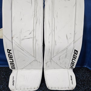 XS Bauer Supreme M5 Pro Goalie Leg Pads (Used) 32"