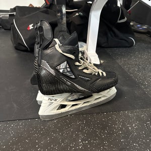 True Pro Custom Hockey Skates Pro Stock 9.5 (Used)