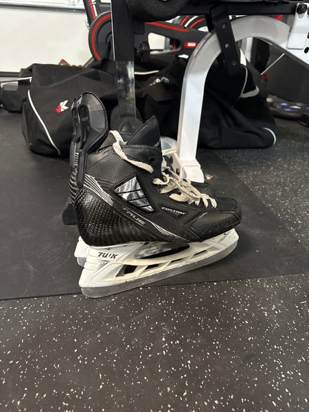 True Pro Custom Hockey Skates Pro Stock 9.5 (Used)