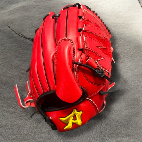 2024 RHT Pitcher/Infielder Baseball Glove 11.5" (New)