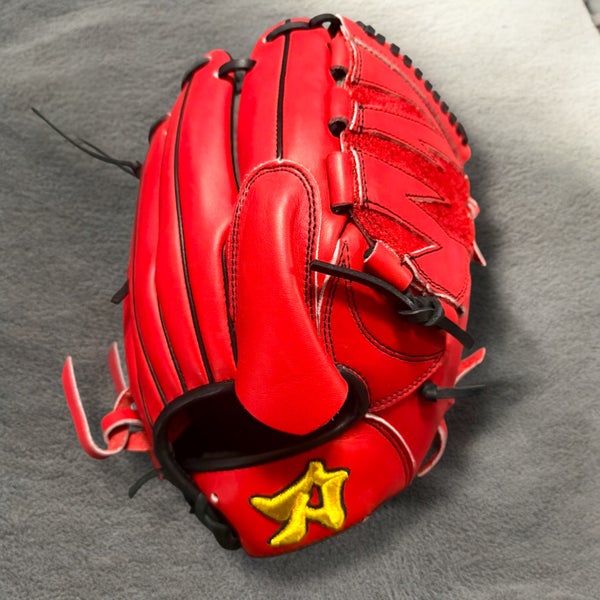 2024 RHT Pitcher/Infielder Baseball Glove 11.5" (New)